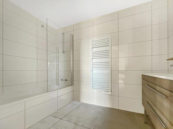 ANNECY LE VIEUX (74) - 4 pièces de 113m² en dernier étage + terrasse de 21m²
