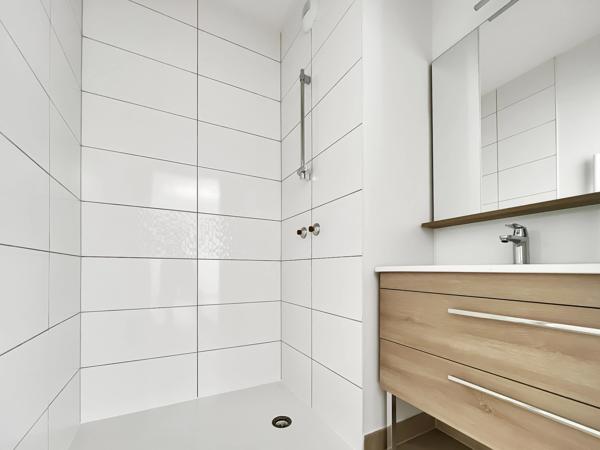 ANNECY LE VIEUX (74) - 4 pièces de 113m² en dernier étage + terrasse de 21m²