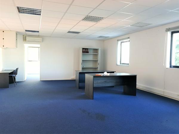 FUTUROSCOPE JAUNAY MARIGNY - BUREAUX A LOUER 77M²