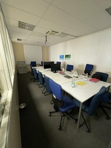 LOCATION BUREAUX A ECHIRE PROCHE NIORT ENVIRON 376m2 AVEC PARKINGS BELLE VISIBILITE