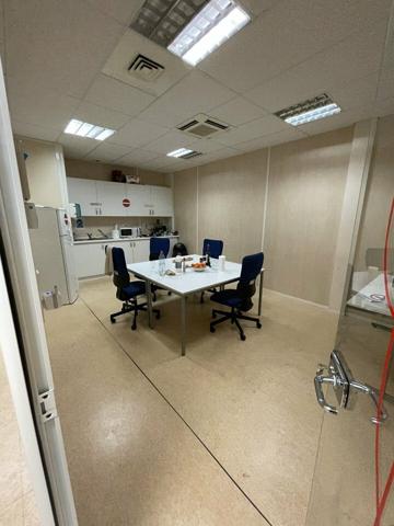 LOCATION BUREAUX A ECHIRE PROCHE NIORT ENVIRON 376m2 AVEC PARKINGS BELLE VISIBILITE