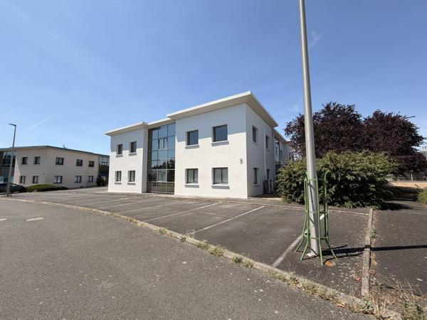 15 MIN DE POITIERS - BUREAUX A LOUER DE 95 M² - TECHNOPOLE FUTUROSCOPE