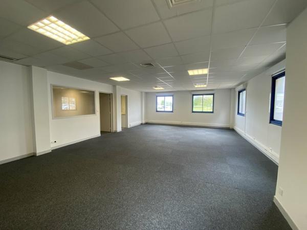 15 MIN DE POITIERS - BUREAUX A LOUER DE 95 M² - TECHNOPOLE FUTUROSCOPE