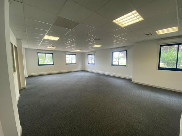 15 MIN DE POITIERS - BUREAUX A LOUER DE 95 M² - TECHNOPOLE FUTUROSCOPE