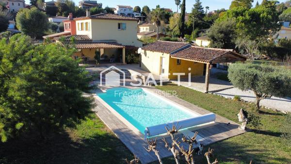 La Roquette s/Siagne : Villa mitoyenne 4 pièces + piscine.