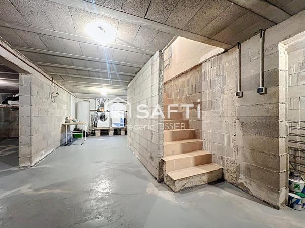 La Roquette s/Siagne : Villa mitoyenne 4 pièces + piscine.