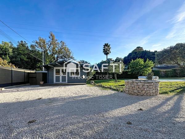 La Roquette s/Siagne : Villa mitoyenne 4 pièces + piscine.