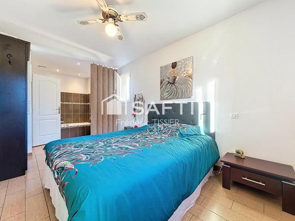 La Roquette s/Siagne : Villa mitoyenne 4 pièces + piscine.