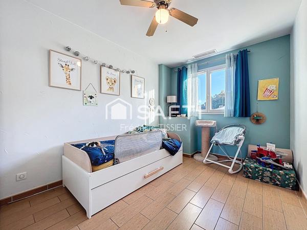 La Roquette s/Siagne : Villa mitoyenne 4 pièces + piscine.