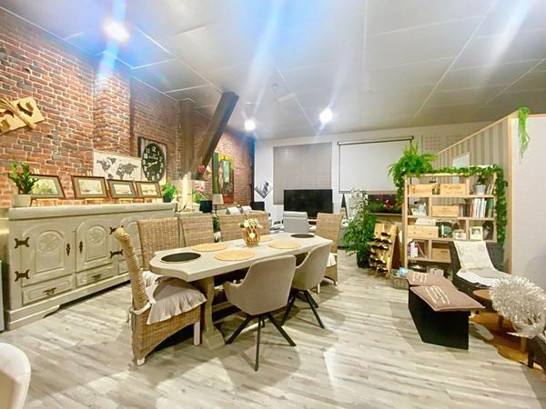 LOFT 140M² AVEC TERRASSE ET STATIONNEMENT