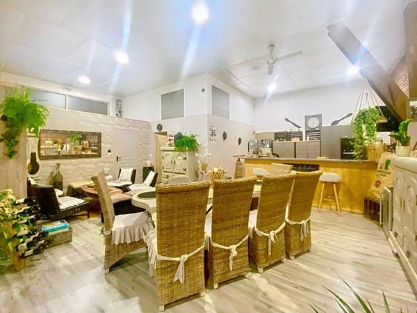 LOFT 140M² AVEC TERRASSE ET STATIONNEMENT