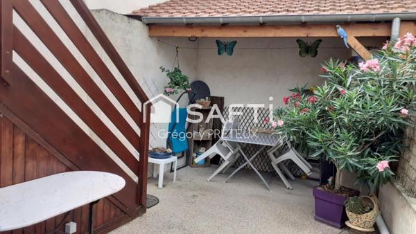 Appartement avec terrasse, abri et 2 parking