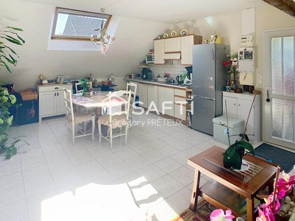 Appartement avec terrasse, abri et 2 parking