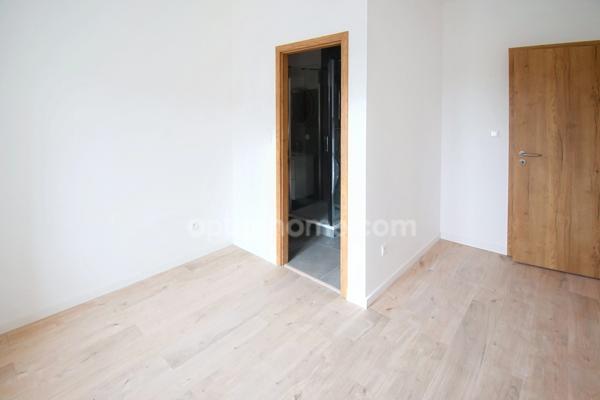 APPARTEMENT DE 97.6M2 AVEC 3 CHAMBRES, 2 SALLES DE BAIN, PARKING, BALCON, CAVE