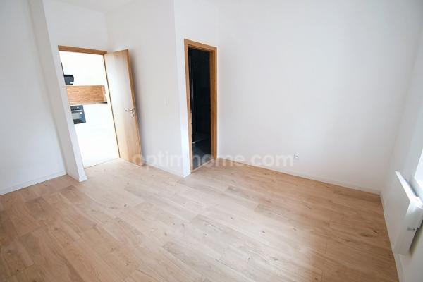 APPARTEMENT DE 97.6M2 AVEC 3 CHAMBRES, 2 SALLES DE BAIN, PARKING, BALCON, CAVE