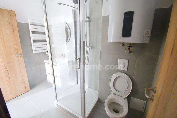 APPARTEMENT DE 97.6M2 AVEC 3 CHAMBRES, 2 SALLES DE BAIN, PARKING, BALCON, CAVE
