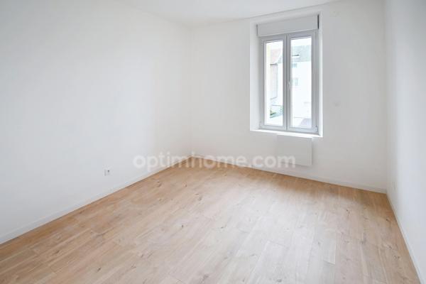 APPARTEMENT DE 97.6M2 AVEC 3 CHAMBRES, 2 SALLES DE BAIN, PARKING, BALCON, CAVE