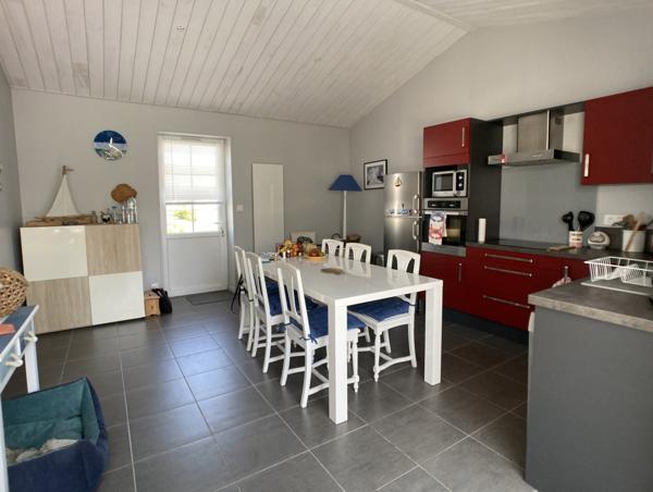 Maison 3 chambres avec piscine, emplacement idéal!