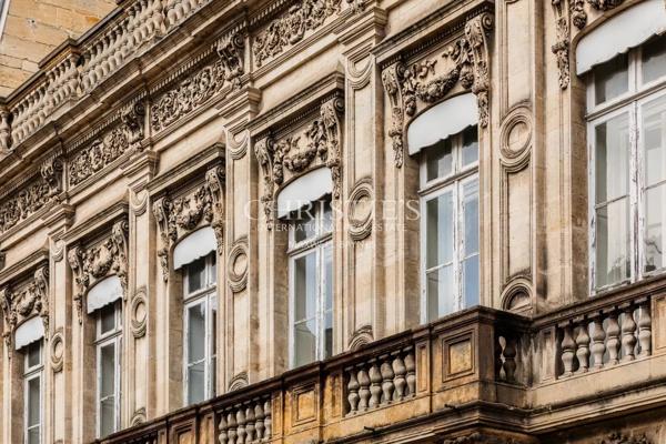 Croix de Seguey – Hotel Particulier, garage, jardin et ascenseur