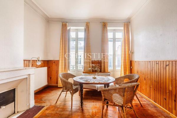 Croix de Seguey – Hotel Particulier, garage, jardin et ascenseur