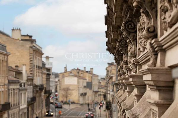 Croix de Seguey – Hotel Particulier, garage, jardin et ascenseur