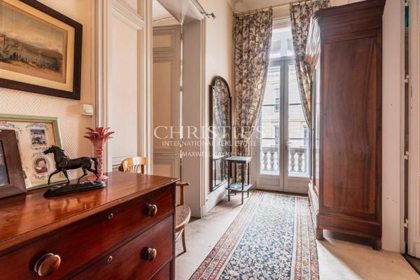 Croix de Seguey – Hotel Particulier, garage, jardin et ascenseur