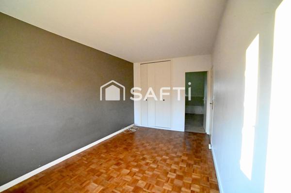 Maison T6 proche de tout - Cadre verdoyant