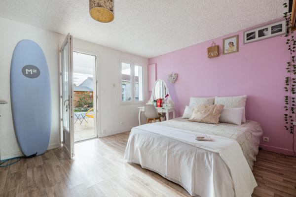Maison familiale aux multiples facettes, entre convivialité et douceur de vivre