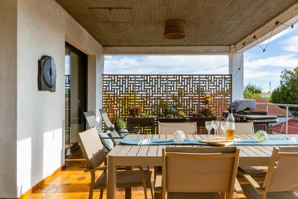 Maison familiale aux multiples facettes, entre convivialité et douceur de vivre