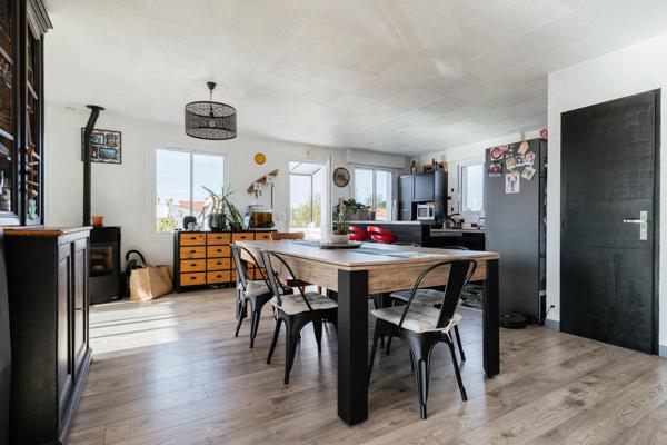 Maison familiale aux multiples facettes, entre convivialité et douceur de vivre