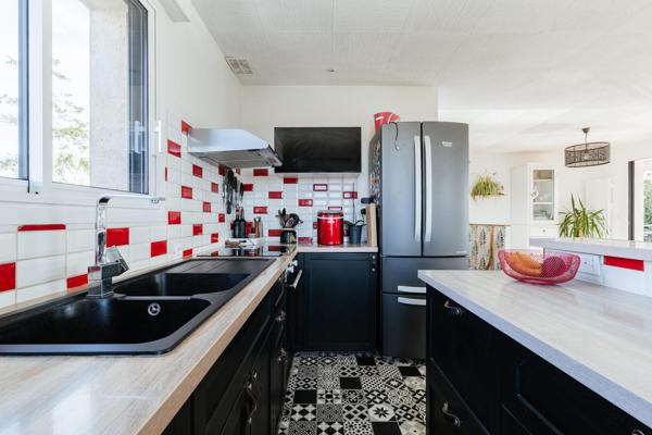 Maison familiale aux multiples facettes, entre convivialité et douceur de vivre