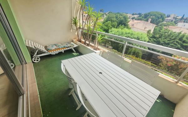 Appartement à vendre    2 pièces • 51 m2 Antibes