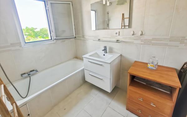 Appartement à vendre    2 pièces • 51 m2 Antibes