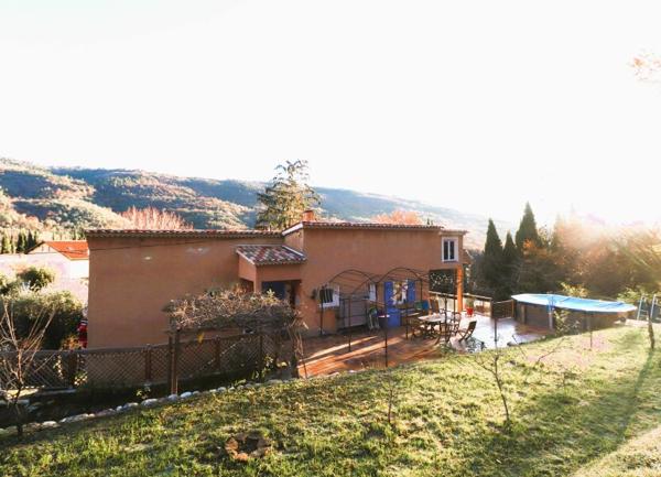 Maison à vendre    7 pièces •  Bendejun