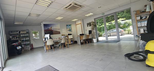 A Vendre terrain avec local commercial de 60 m² Cagnes Sur Mer 618 m2