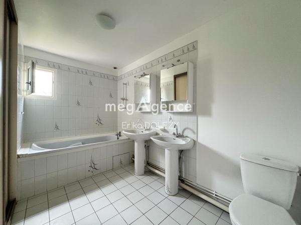 Maison à CHEMILLE-EN-ANJOU, 49120 - 5 pièces 85m²