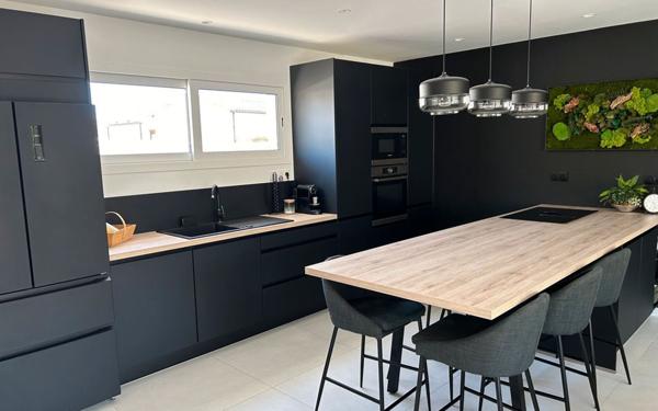 Maison à vendre    5 pièces •  Royan