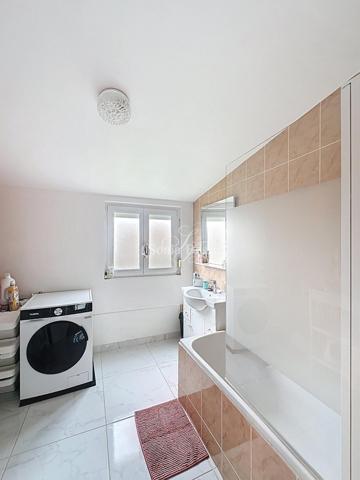 MAISON DE RESIDENCE SEMI MITOYENNE 4 CHAMBRES GARAGE JARDIN