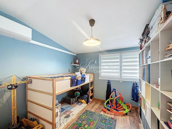 MAISON DE RESIDENCE SEMI MITOYENNE 4 CHAMBRES GARAGE JARDIN