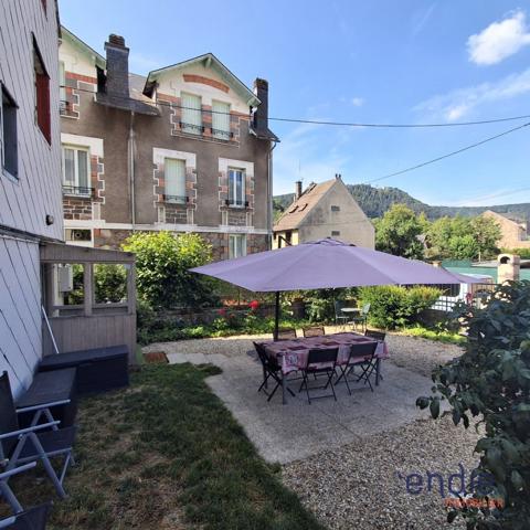 Maison / Ancien hôtel café à la montagne - 345 m² habitables sur 12 pièces.