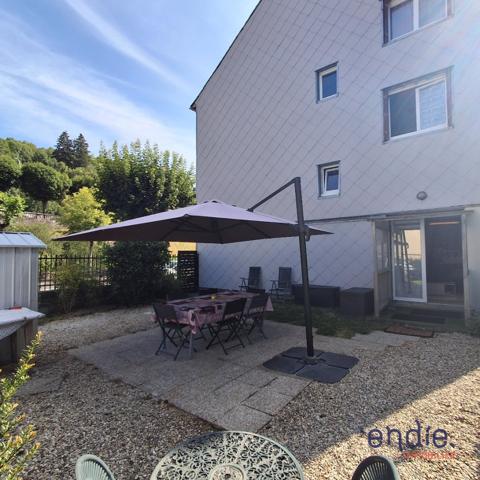 Maison / Ancien hôtel café à la montagne - 345 m² habitables sur 12 pièces.