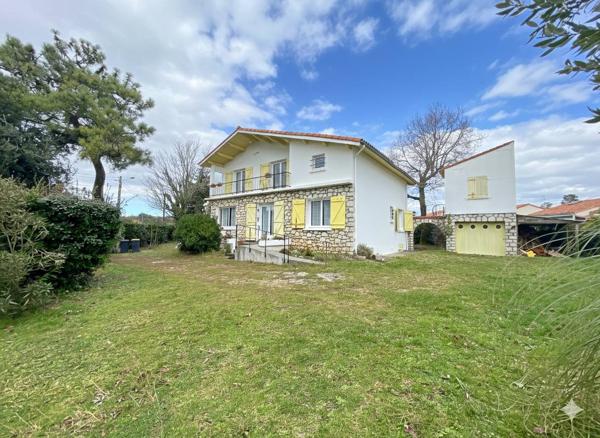 MAISON à SAINT PALAIS SUR MER