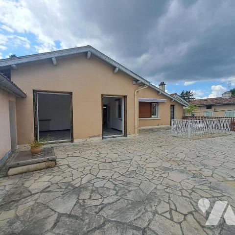 APPARTEMENT (Maison de village)  99M² AVEC TRES GRANDE TERRASSE 100m² ET GRENIER/DEPENDANCE