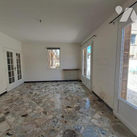 APPARTEMENT (Maison de village)  99M² AVEC TRES GRANDE TERRASSE 100m² ET GRENIER/DEPENDANCE