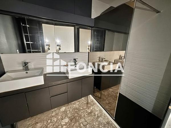 Location Appartement 3 pièces 77.76 m² - 24 RUE CRILLON Lyon 69006