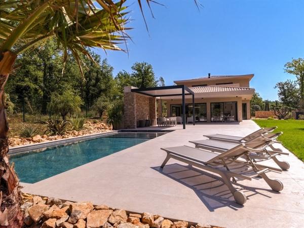 Vente Villa de luxe Tourrettes 5 Pièces 240 m²