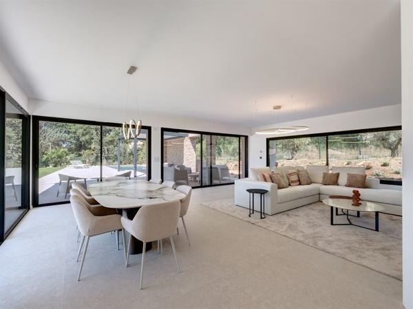 Vente Villa de luxe Tourrettes 5 Pièces 240 m²