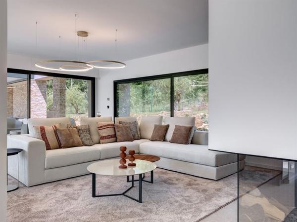 Vente Villa de luxe Tourrettes 5 Pièces 240 m²