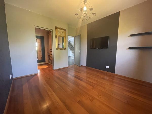 MAISON ELEGANTE ET CONTEMPORAINE