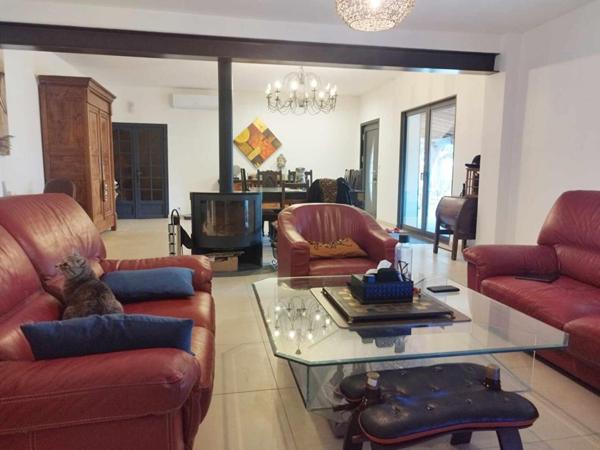 Maison Arles 9 pièce(s) 303 m2 SUR 1 hectare de parcelle